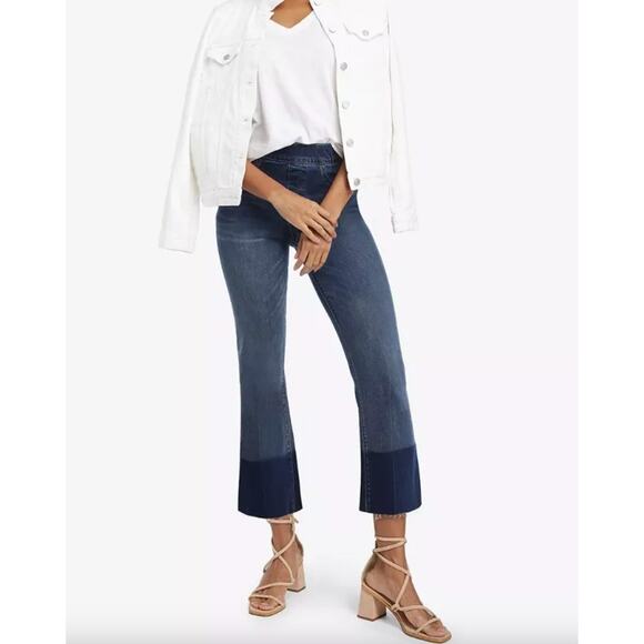 Spanx Cropped Flare Jeans Medium Wash Blue Pull On Stretch Waist Small NWT - Picture 1 of 13